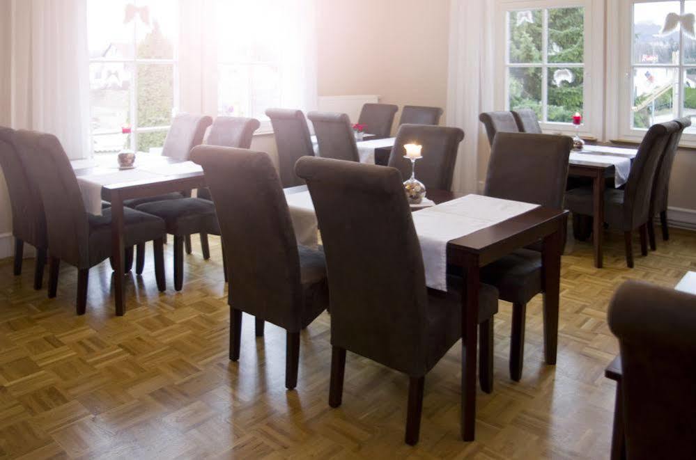Gaestehaus "Unsere Stadtvilla" Хехинген Екстериор снимка