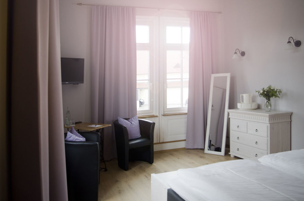 Gaestehaus "Unsere Stadtvilla" Хехинген Екстериор снимка